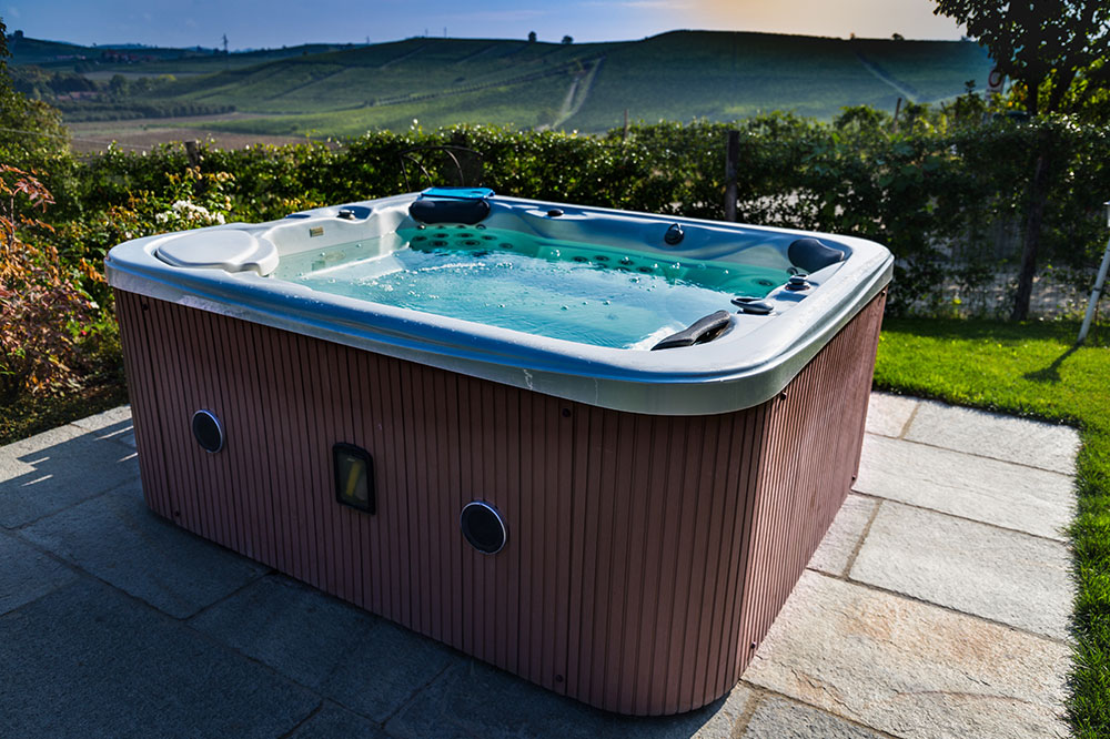 6 Types of Hot Tubs for Home Use
